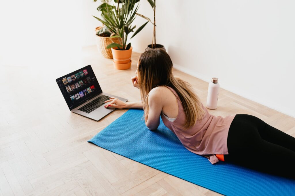 How Can You Ensure Safety and Proper Form in Remote Online Workouts?